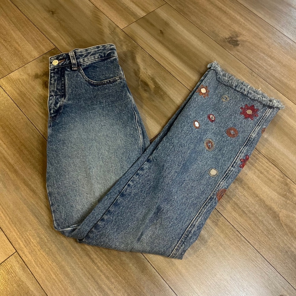 Calvin Klein Jeans‎ Blue Flare Jeans Fringed Hem Embroidered Flowers Womens 4